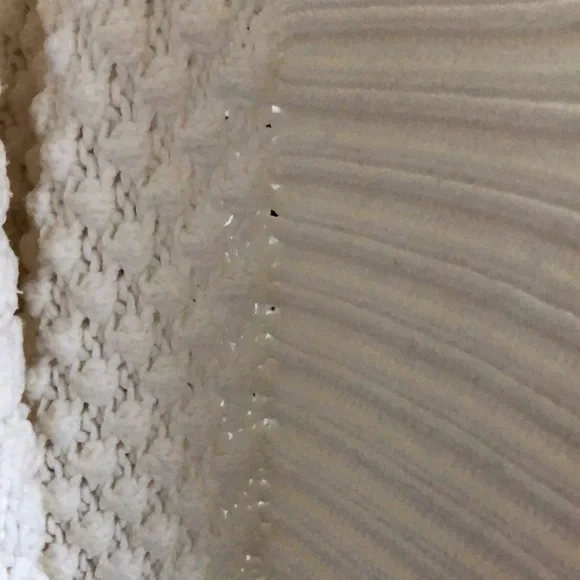 EUC Gap Ivory Bubble Shawl Sweater - Picture 7 of 8